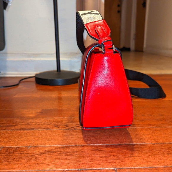 Cross body DKNY purse - Picture 2 of 3